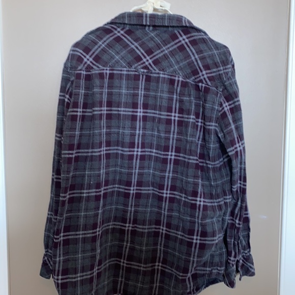 TNA Aritzia Flannel - Picture 3 of 3